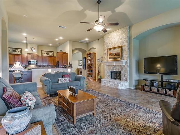 2nd image of 526 Vista View Dr