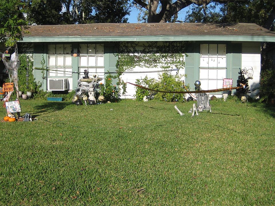 2nd image of 219 Center Way