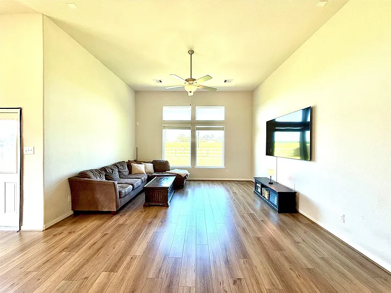 307 Twin Lakes Blvd W — Photo 10
