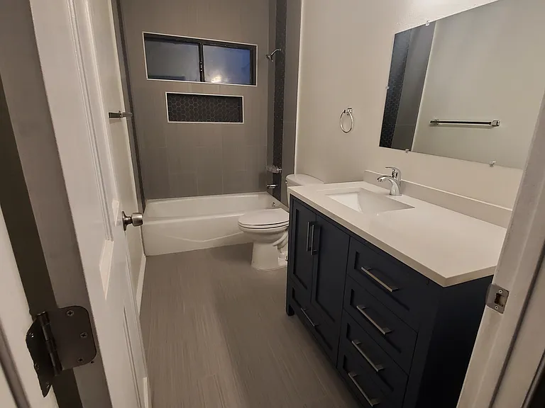 902 N Pass Ave — Photo 17