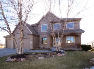17407 Erskine Cir, Omaha, NE 68116