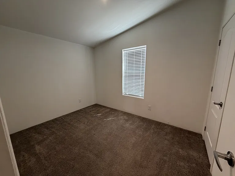 5657 S Pearl St — Photo 6