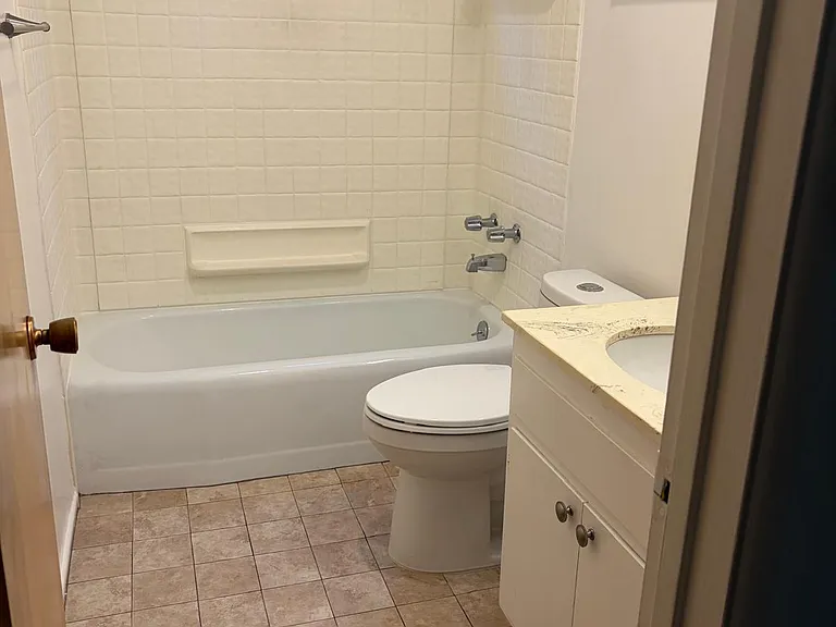 1610 De La Vina St #2 — Photo 7