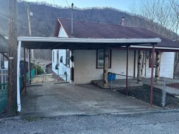 172 Billy Hobbs Ave, Smithers, WV 25186
