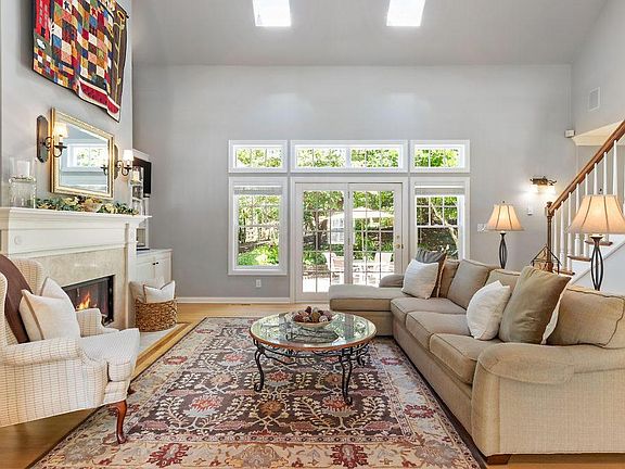 2nd image of 5005 Oakmont Pl