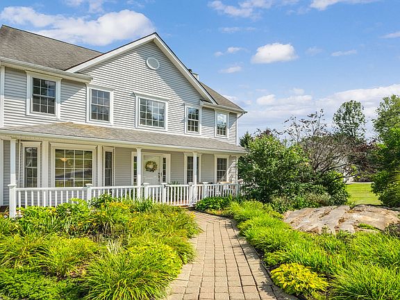 23 Ridgeview Dr    (002of 43 ).jpg