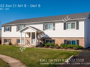 302 Ash Ct #B, Dekalb, IL 60115