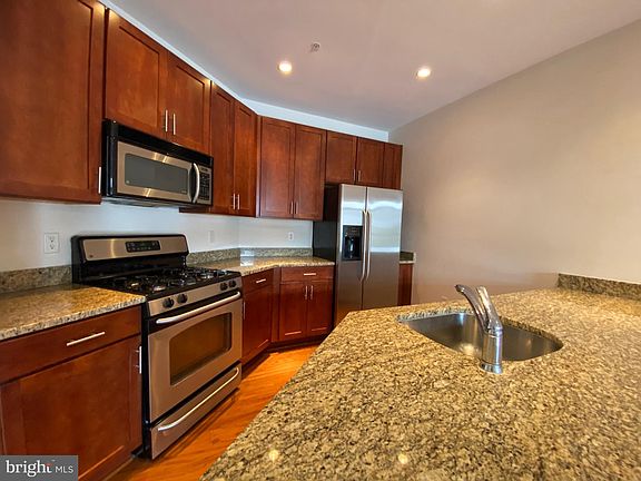 2nd image of 1800 Wilson Blvd #302