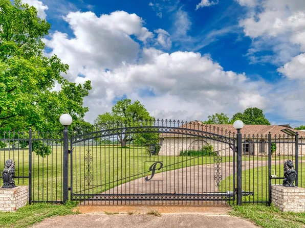 11201 Smallwood Dr, Burleson, TX 76028