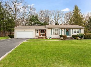 23 Bayberry Hill Dr, Cumberland, RI 02864