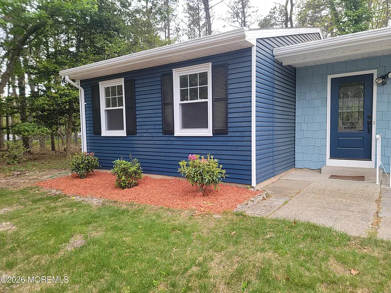 16 Chelsea Dr — Photo 4