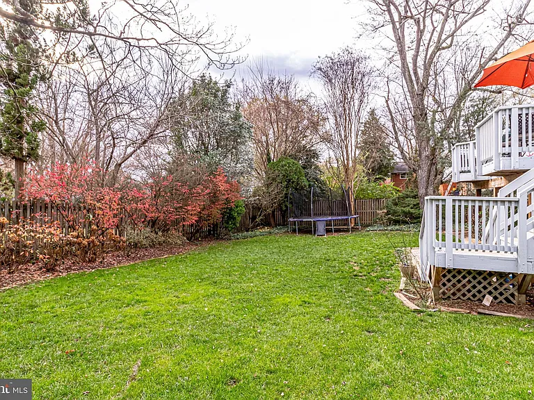 6519 Engel Dr — Photo 95