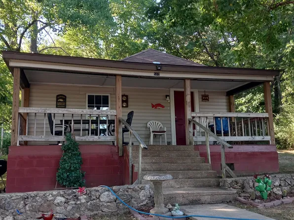 517 Combs Ave, Cotter, AR 72626