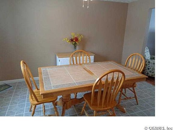 4th image of 2 Downs Meadow Ct