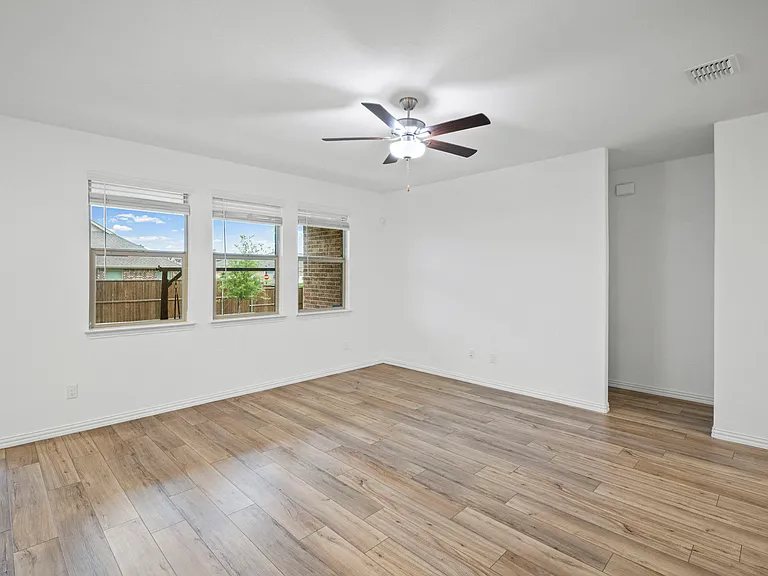 5948 Priory Dr — Photo 1