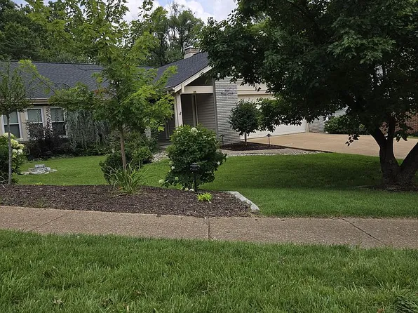 944 Ridgetree Ln, Saint Louis, MO 63131