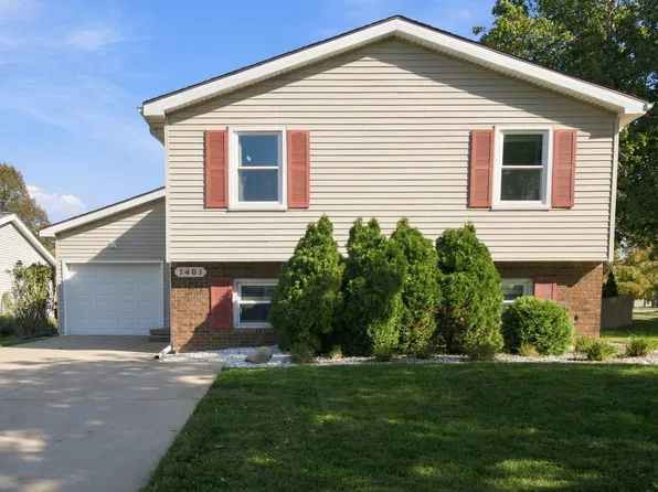 1401 Dallas St, Bloomington, IL 61704