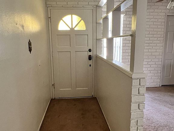 5th image of 408 Karin St