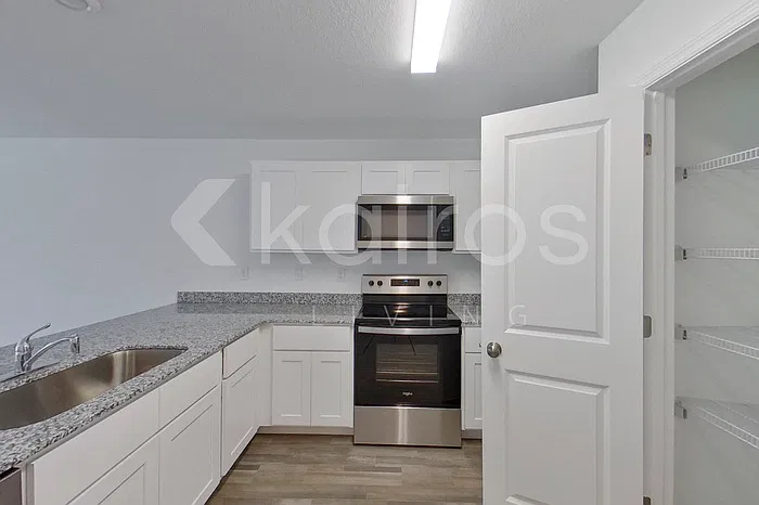 9810 N Santee Ter — Photo 6