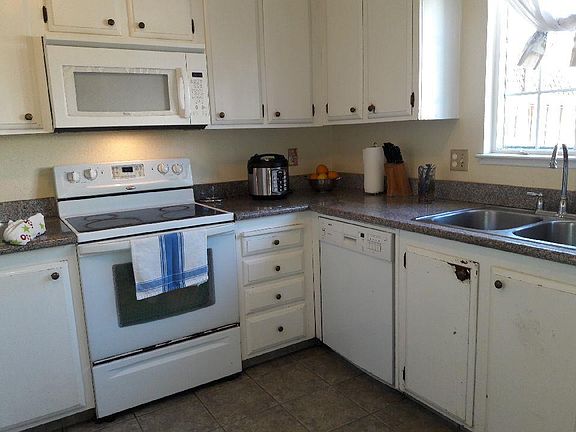 3rd image of 4424 Viejo Way