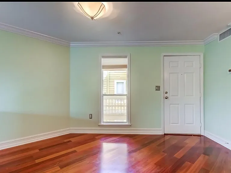 115 112th Ave NE #618 — Photo 6