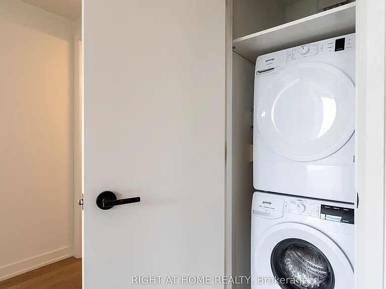 7 Fairbank Ave W #503 — Photo 17