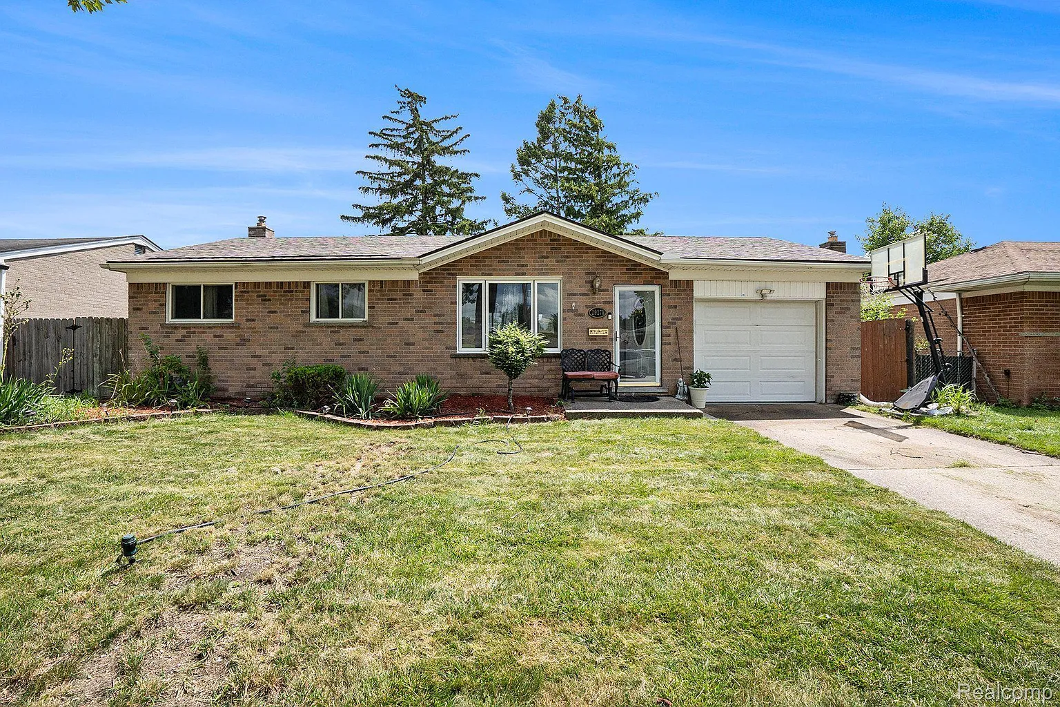 29270 Malvina Dr photo 1