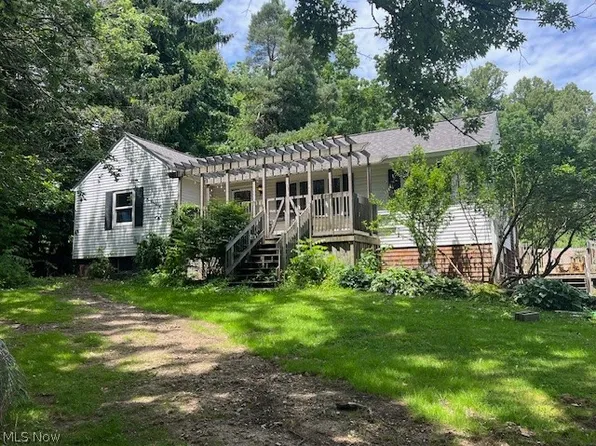 9403 Euclid Chardon Rd, Kirtland, OH 44094