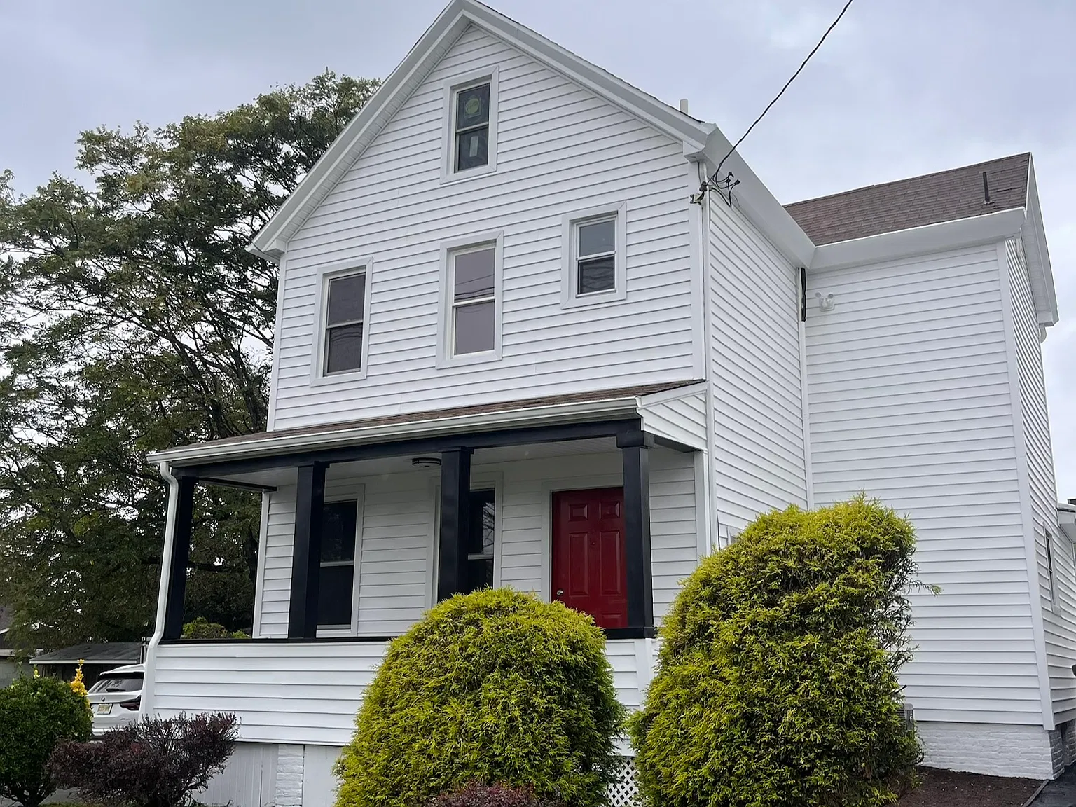 3 bed, 1900 sqft, $5,400 — Photo 1