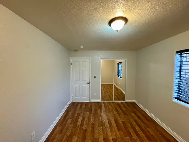 10524 S Avalon Blvd — Photo 14