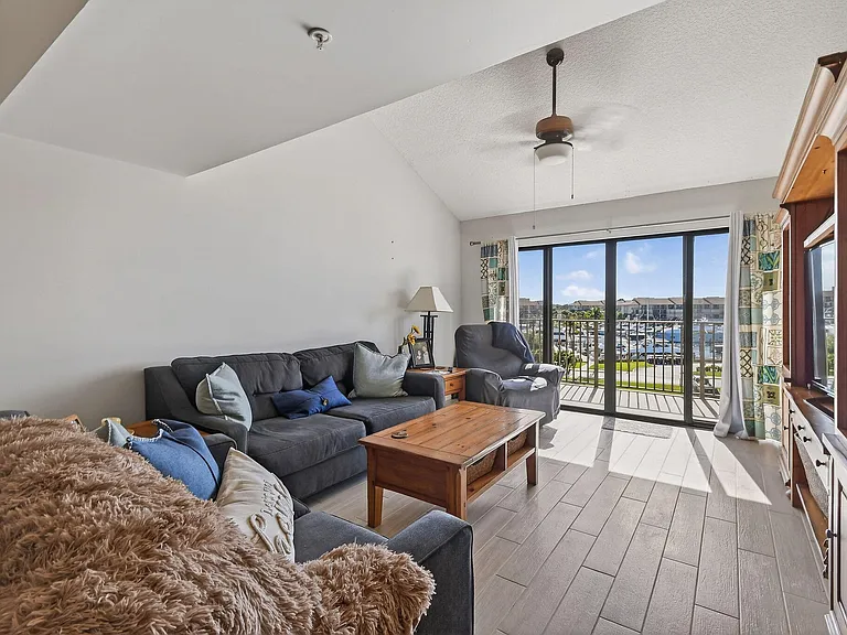 701 Seafarer Cir #504 — Photo 7