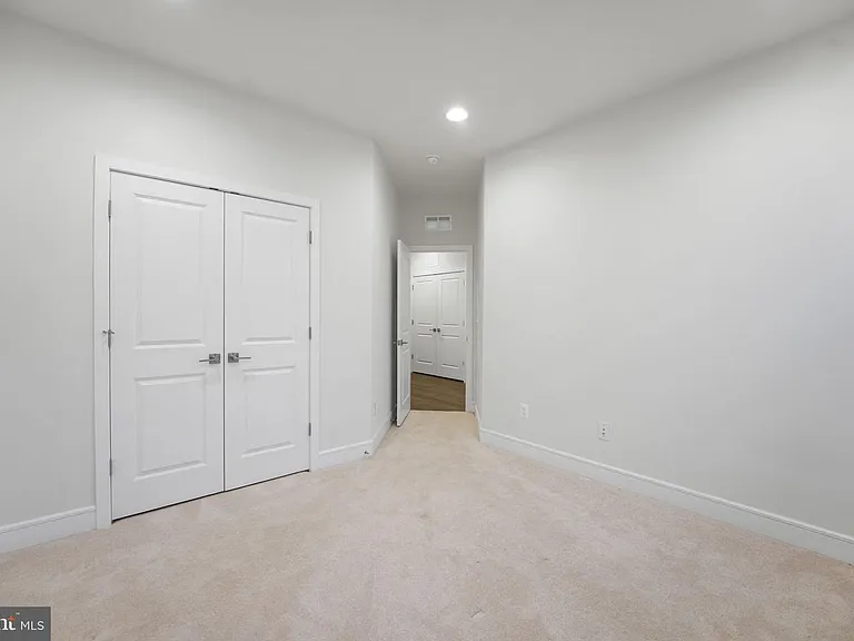 43421 Farringdon — Photo 36