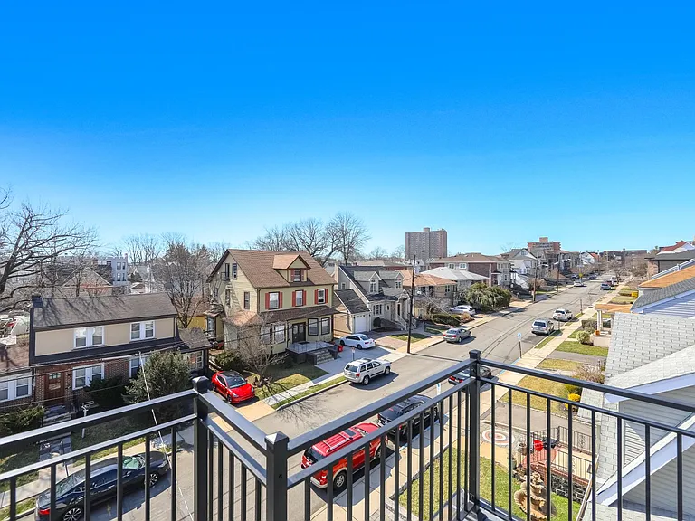39 Washington Ave — Photo 35