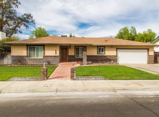 1620 Racquet Club Dr, Los Banos, CA 93635