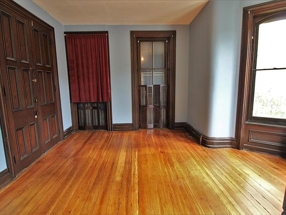 3rd image of 344 Hodgson St #2