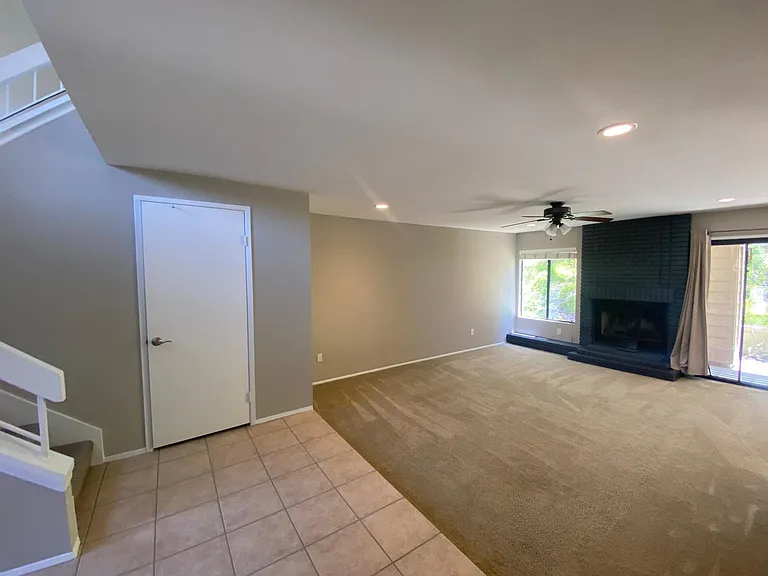 10381 Crosscreek Ter — Photo 12