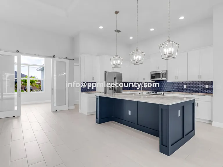 3818 SW 17th Ave — Photo 13