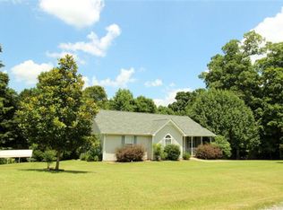271 Twin Oaks Rd, Dover, TN 37058
