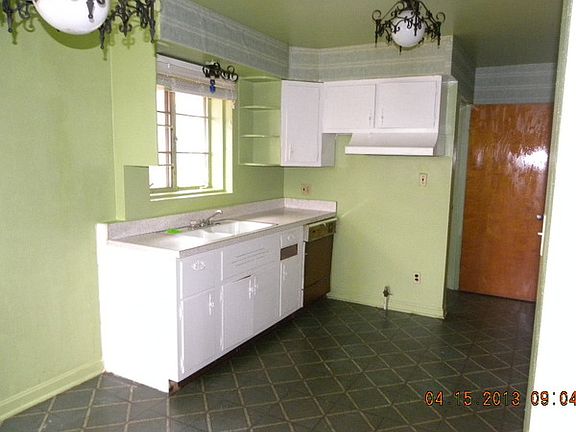 4th image of 1028 31st Ave