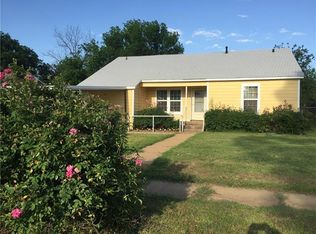 1217 Texas St, Graham, TX 76450