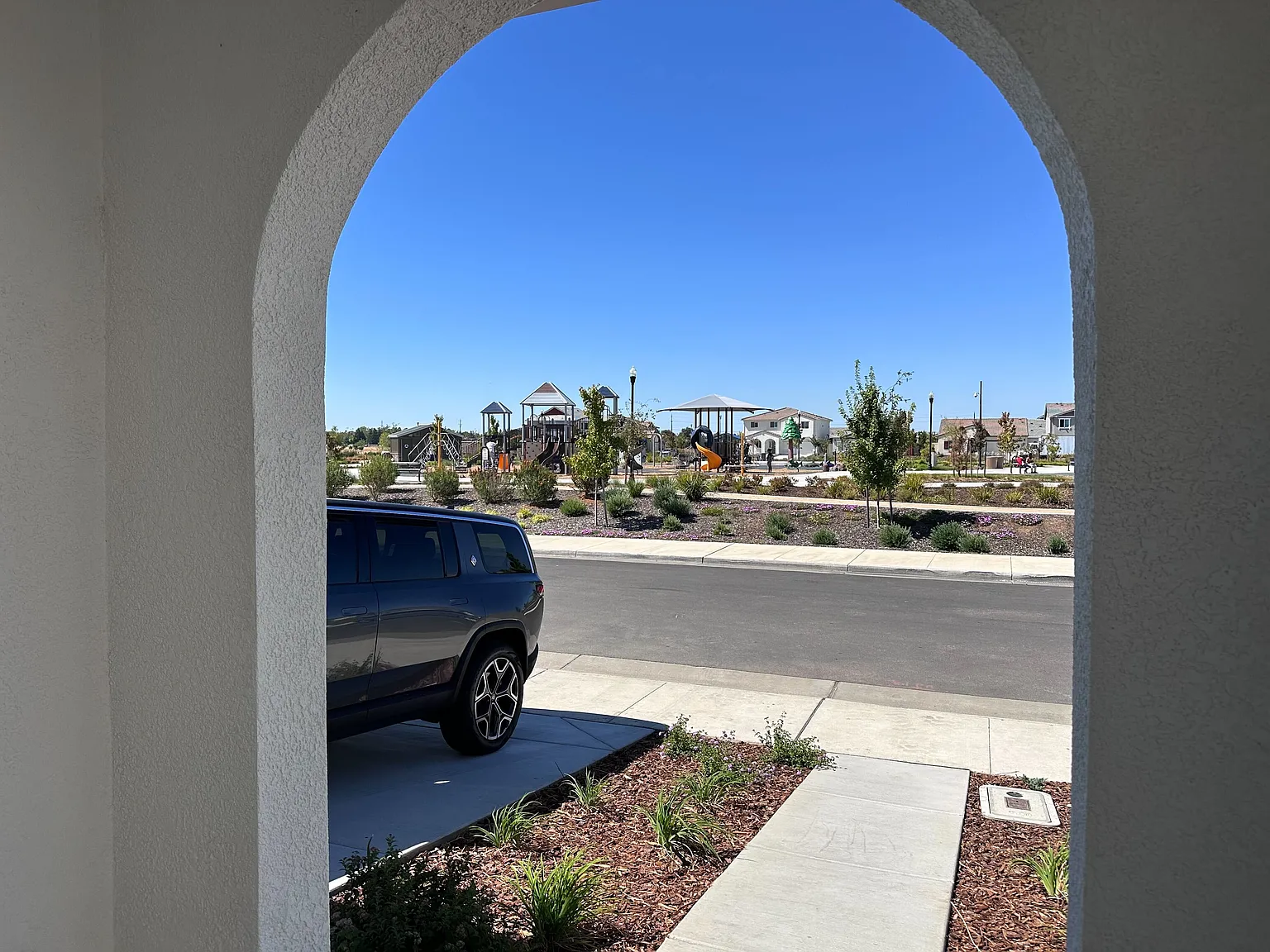 4 bed, 2.5 bath, 1678 sqft, $3,290 — Photo 3