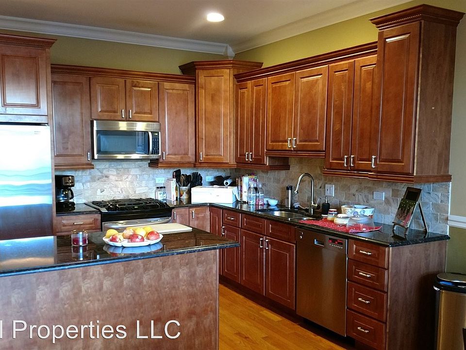 1st image of 4507 W Lawrence Ave APT 203
