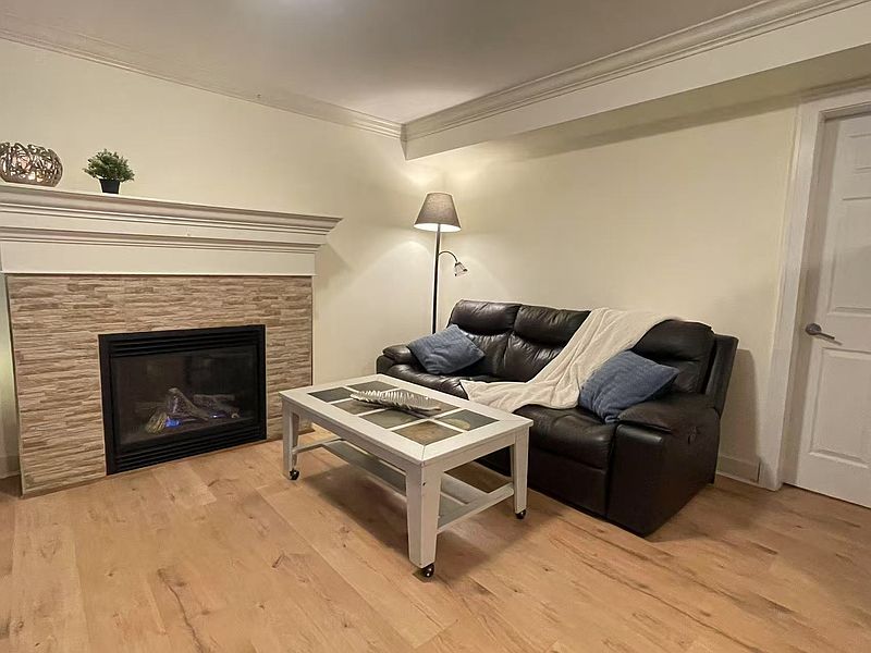 Surrey House for rent - 2 Bedrooms — photo 8