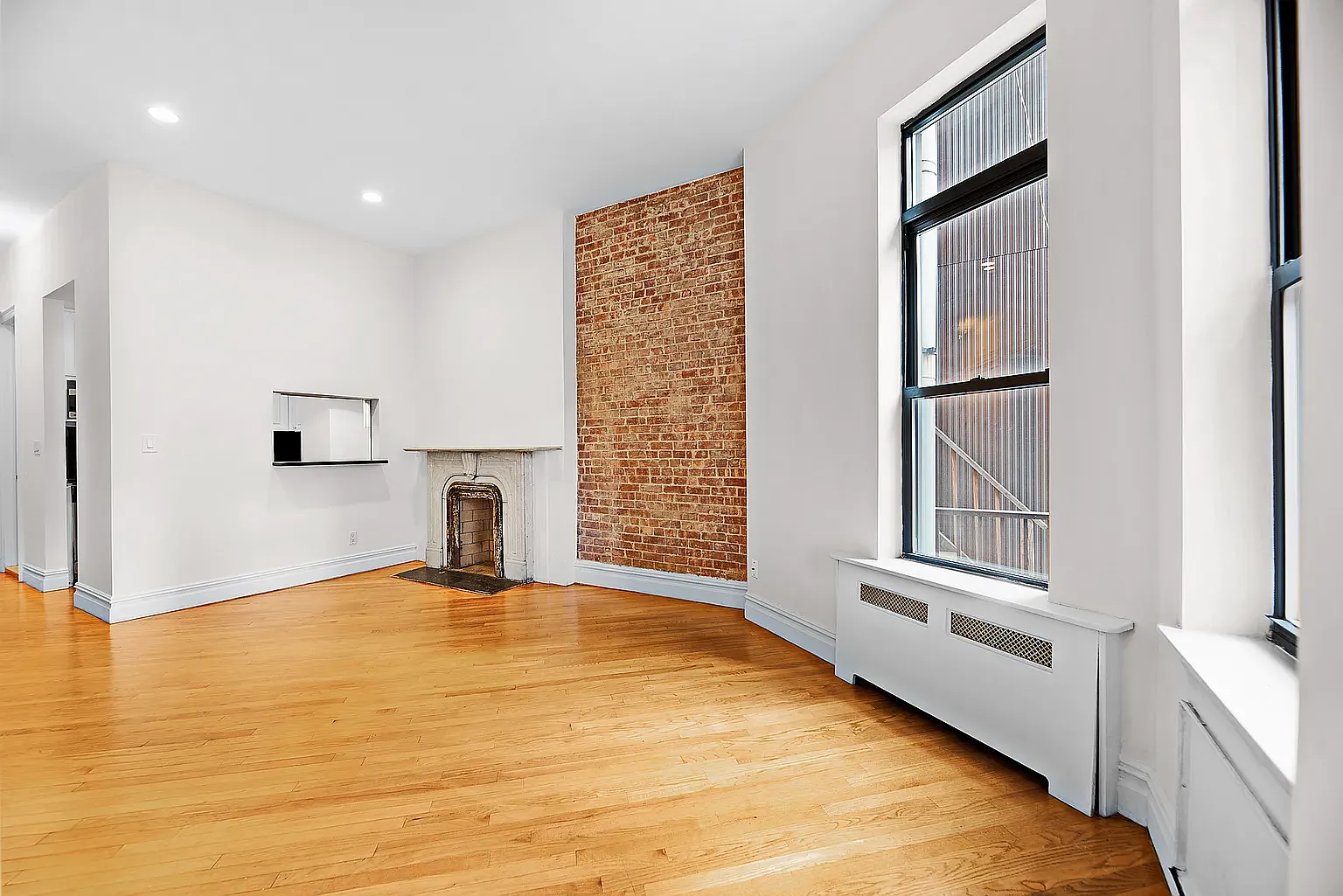 37 West 54th Street — Photo 4