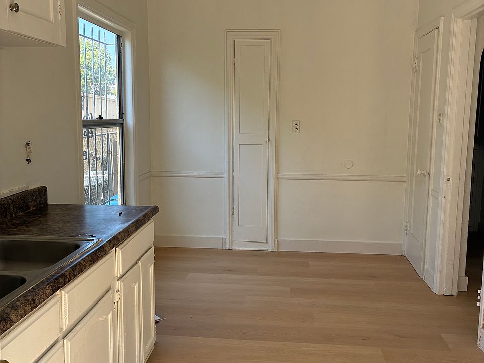 1st image of 928 W 78th St #1