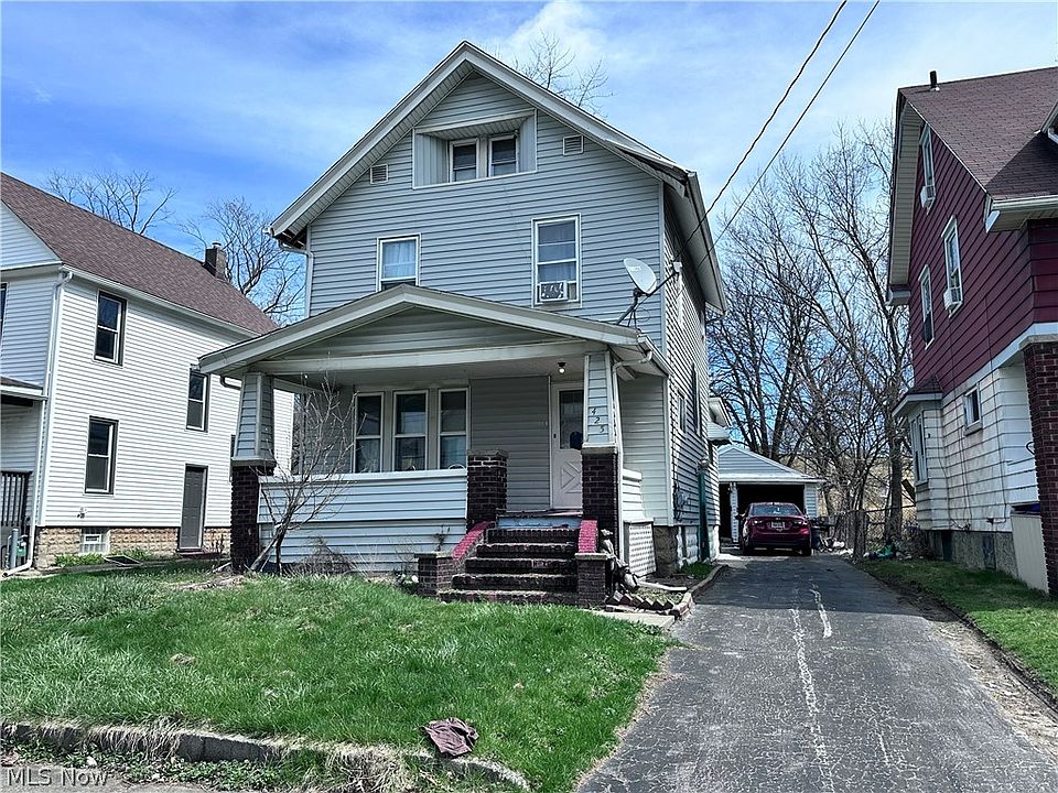 1st image of 425 Margaret St