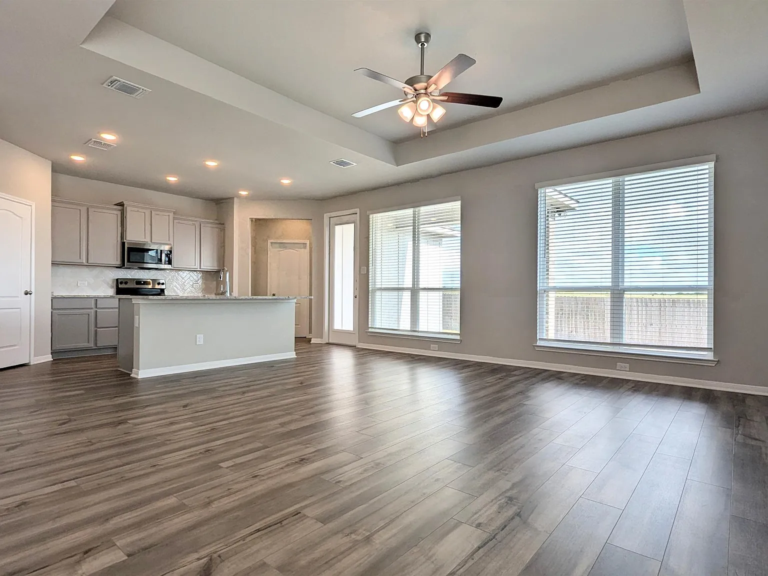 8816 Glade Dr — Photo 1