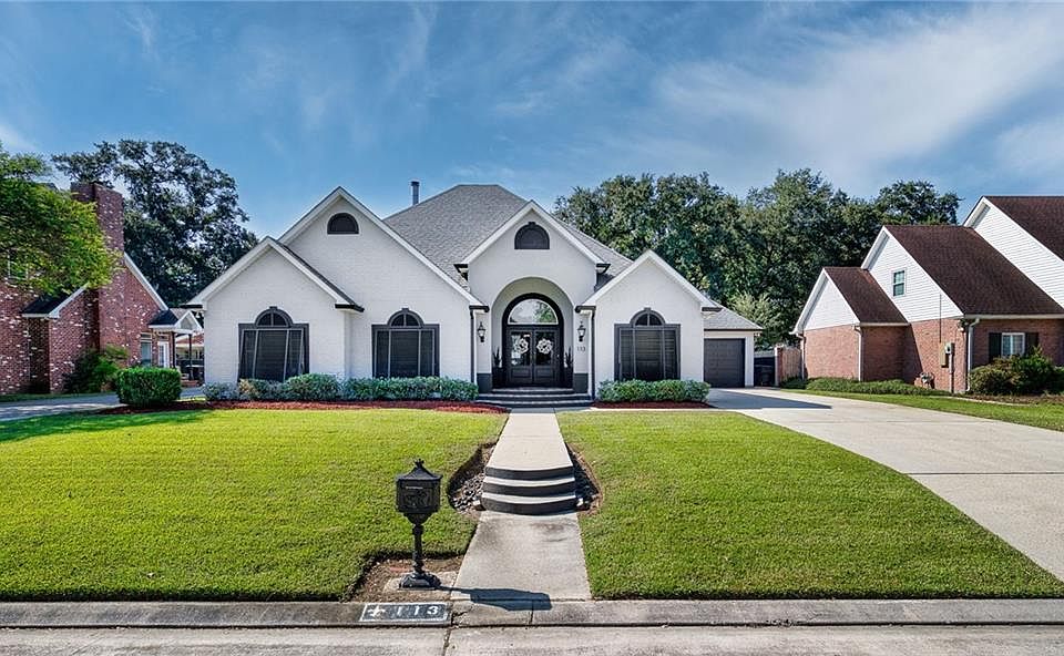 1st image of 113 Woodchase Dr
