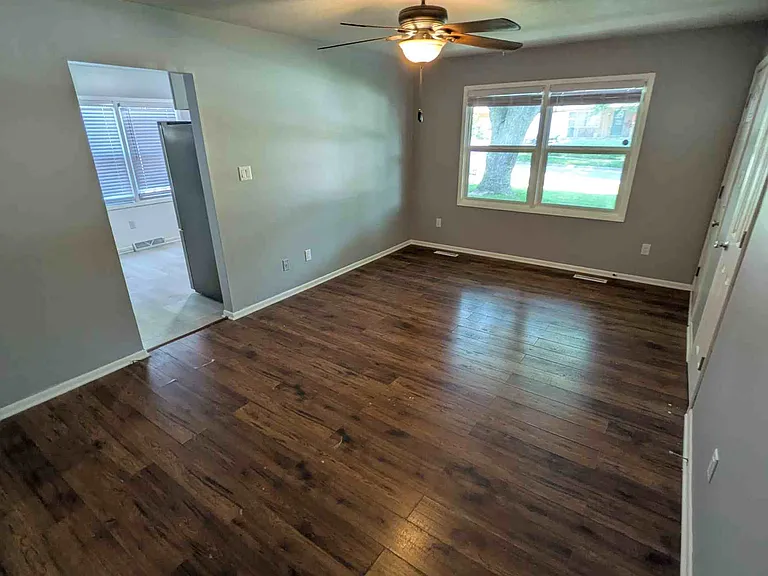 Main Floor Livingroom