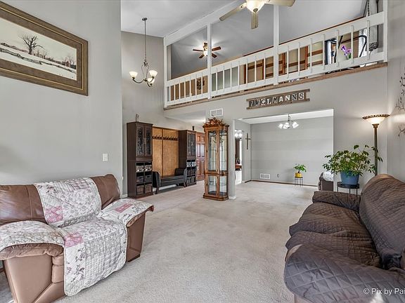 3rd image of 1097 Amberwood Dr